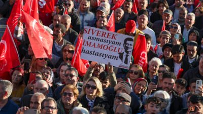 CHP’nin “Millet İradesine Sahip Çıkıyor” mitinglerinin 70'incisi bugün Kilis'te yapıldı.