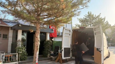 Kemal Kılıçdaroğlu, Ankara’daki ofisini taşıdı CHP'nin 7. Genel Başkanı Kemal Kılıçdaroğlu, Ankara'daki çalışma ofisini taşıdı.