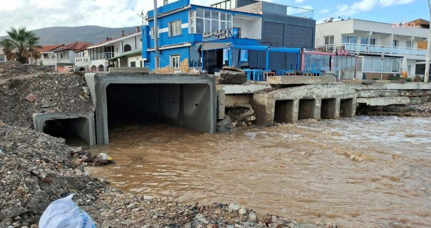 İzmir'de dün akşam saatlerinden itibaren başlayan yağışlar, Karaburun, Foça, Çeşme