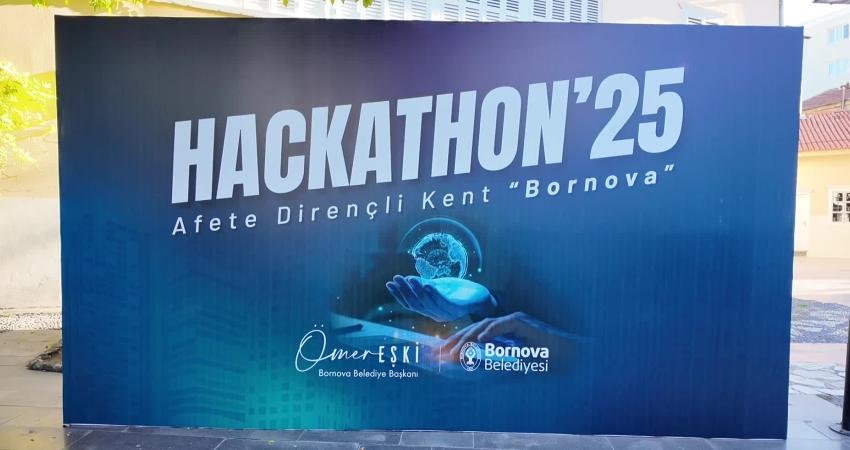 Bornova Belediyesi’nin “Afete Dirençli Kent Bornova” sloganıyla düzenlediği Hackathon 2025’te,