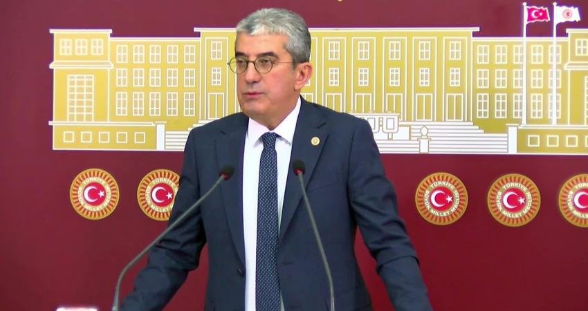 Gökhan Günaydın: “Akın Gürlek’in açıklamaları hiç kimseyi tatmin etmez. HSK’nın derhal bir inceleme ve soruşturma yapması gerekmektedir” CHP Grup Başkanvekili Gökhan Günaydın, CHP Genel Başkanı Özgür Özel’in