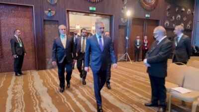 Dışişleri Bakanı Hakan Fidan,  "Yurt dışında, özellikle Batı'da, camilere,