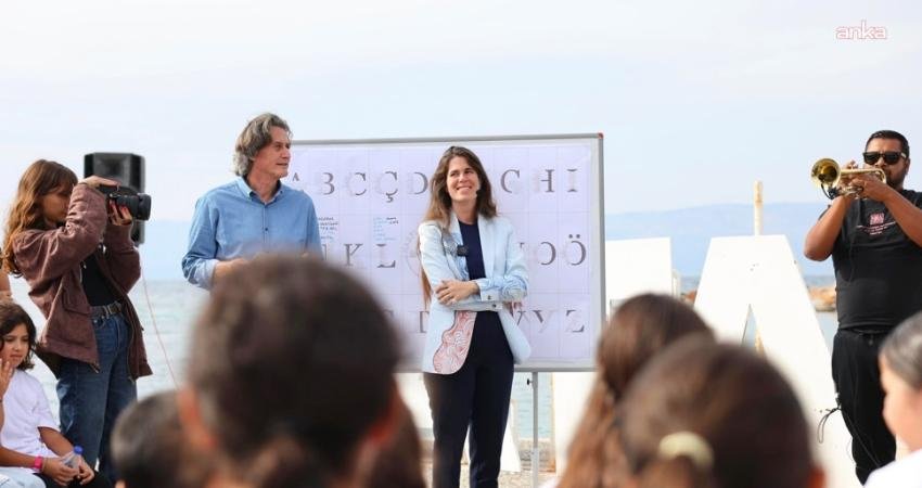 Çeşme Vizyon Ofisi’nin hazırladığı “Harflerin Çeşmesi” isimli kent belleği çalışması,