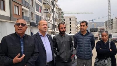 Hatay'ın Defne ilçesi Çekmece mahallesinde bir şantiyede Azerbaycanlı kule vinç