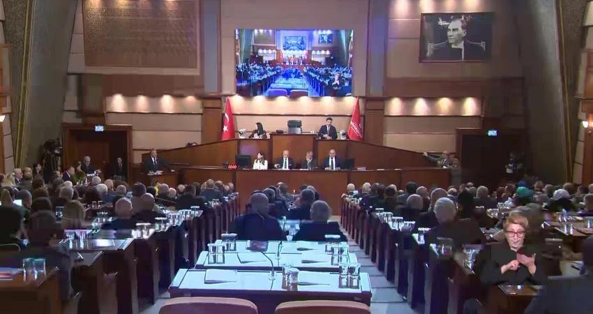 İstanbul Büyükşehir Belediye (İBB) Başkanvekili Nuri Aslan, Saraçhane’deki tarihi Meclis