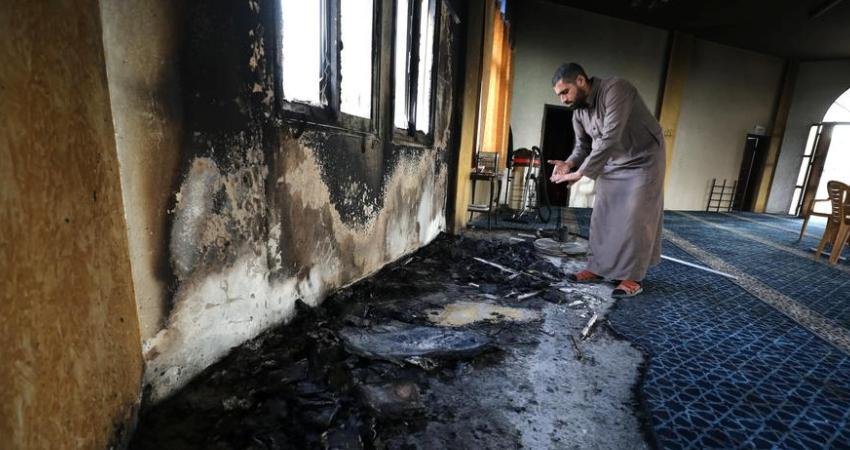 İsrailli yerleşimciler Batı Şeria’da bir camiyi kundakladı Batı Şeria’nın kuzeyindeki Deyr İstiya köyünde bulunan Hacca Hamida Camisi,