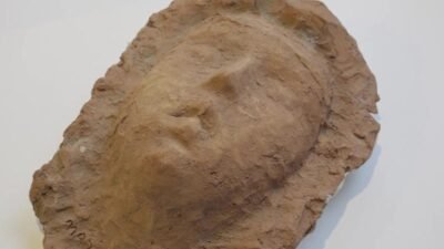 İyem çiftinin eserleri, Bursalı sanatseverlerle buluşuyor Nasip ve Nuri İyem’in yıllar sonra yeniden bir araya gelen