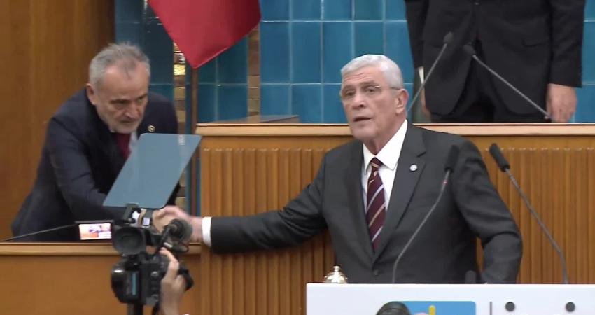 İYİ Parti Genel Başkanı Müsavat Dervişoğlu, "Vasatın iktidarında yaşadığımıza bakın,