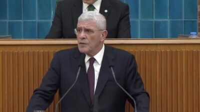 İYİ Parti Genel Başkanı Müsavat Dervişoğlu, "Yalanlarla süsleyip, büyük sözlerle