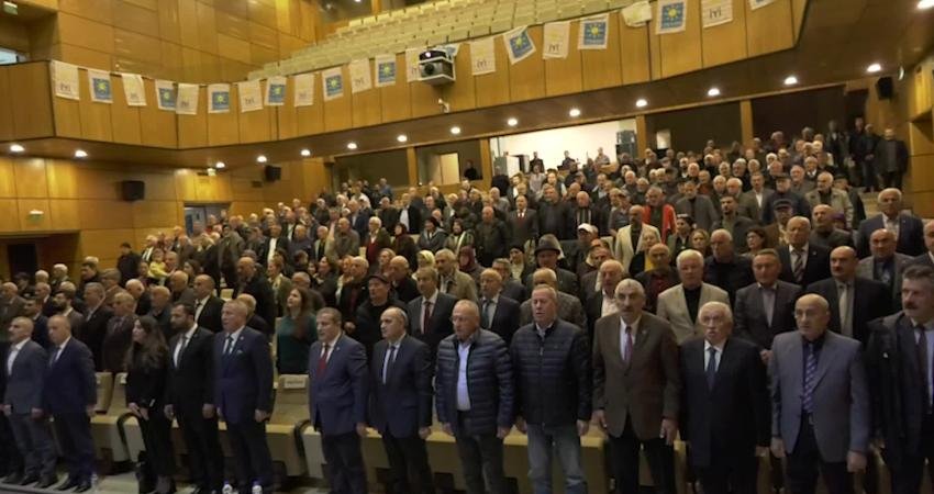 İYİ Parti Rize Olağan İl Kongresi… Hakan Şeref Olgun: “Bu ülkede hukuk ayaklar altına alındı” İYİ Parti Genel Başkan Yardımcısı Hakan Şeref Olgun, "Ülke iyi