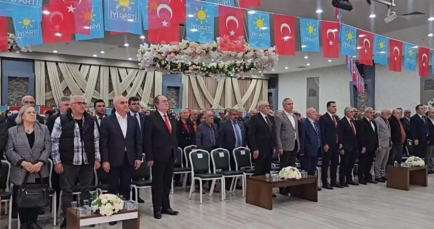 İYİ Parti Genel Başkan Yardımcısı Cumali Durmuş, partisinin Artvin 4.