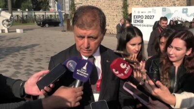 İzmir Büyükşehir Belediye Başkanı Cemil Tugay, HArmandalı ile başlayan ‘çöp