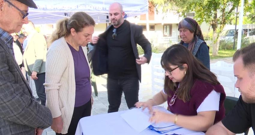 İzmir Büyükşehir Belediyesi’nden Beydağlı incir üreticilerine kurutma kasası desteği İzmir Büyükşehir Belediyesi, çiftçinin emeğinin katma değerli ürüne dönüşmesi için