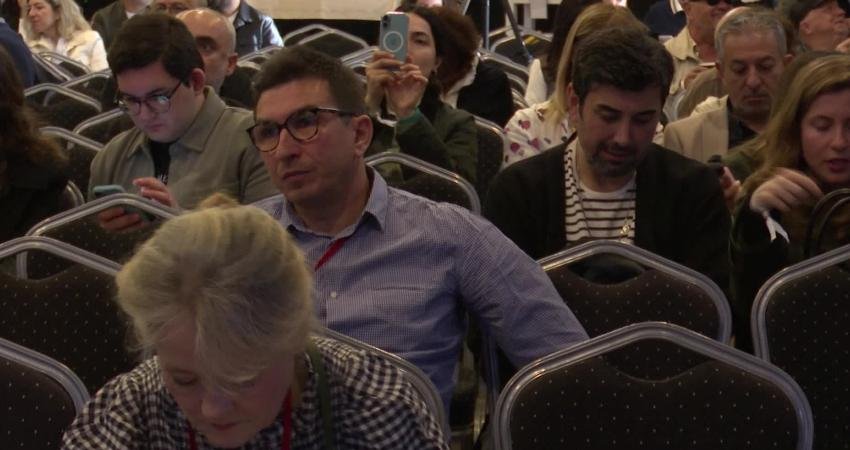 İzmir Büyükşehir Belediye Başkanı Cemil Tugay bu yıl 8'incisi düzenlenen