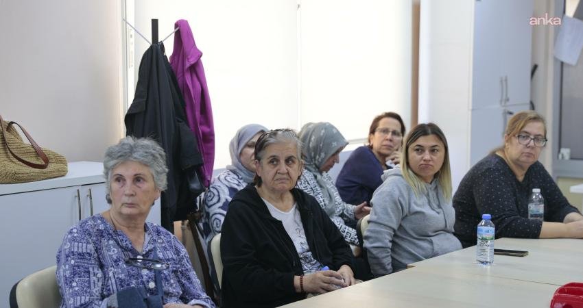 Konak Belediyesi tarafından ilçenin farklı noktalarında bulunan semt merkezlerinde ebeveynlere