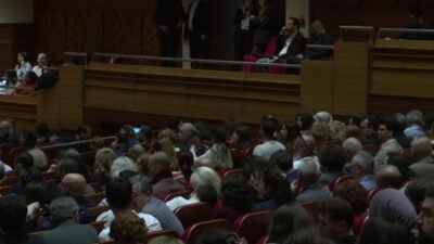 İzmir Büyükşehir Belediyesi’nin destekleriyle sanatsal yolculuğunu ulusal ve uluslararası arenada