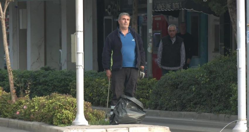 İzmir’de 10 Kasım’da yaşam 09.05’te durdu; binlerce İzmirli, siren sesleri