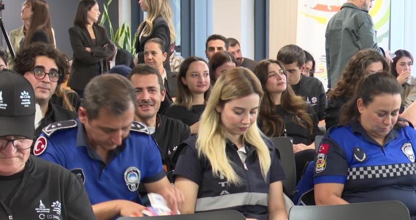 İzmir’de kent denetçileri sahaya çıkıyor İzmir Büyükşehir Belediye Başkanı Cemil Tugay’ın, kentin geleceğini İzmirlilerle birlikte