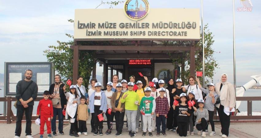 İzmir Büyükşehir Belediyesi, öğrencilerin dil becerilerini geliştirmek amacıyla yaptığı çalışmaları