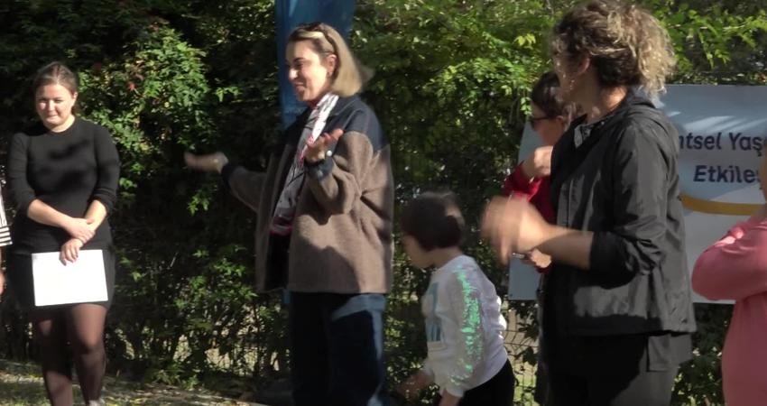 İzmir’de “Patili Dostumuz: Kentsel Yaşamda Destekleyici Etkileşimler” projesi başladı İzmir Büyükşehir Belediyesi, engelli çocukların hayvanların ve bitkilerin gücüyle kent