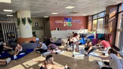 İzmir Büyükşehir Belediyesi bünyesinde faaliyet gösteren Genç İzmir tarafından “Yoga