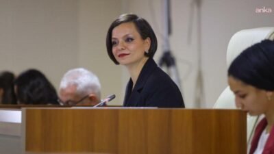 Karabağlar Belediye Meclisi'nin kasım ayı toplantısında konuşan Başkan Helil Kınay,