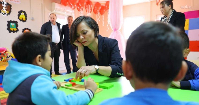 Karabağlar’da söz çocuklarda: 3’üncü ücretsiz Oyun Akademisi Esendere’de açıldı Karabağlar Belediyesi, ilçedeki 3'üncü Oyun Akademisi'ni Esendere Mahallesi'nde hizmete açtı.