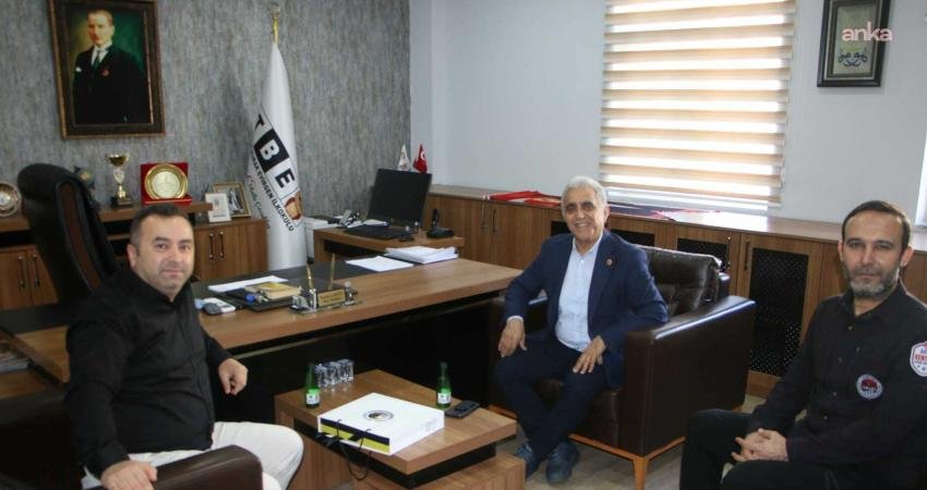 Kartal Belediyesi, 24 Kasım Öğretmenler Günü dolayısıyla ilçedeki okulları ziyaret