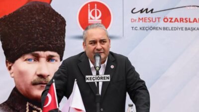 Keçiören Belediye Başkanı Mesut Özarslan, Yeşiltepe Mahallesi’ndeki özel halk otobüsleri