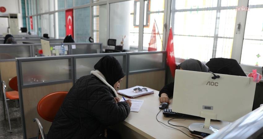 Keçiören Belediyesi, iş arayanlar ile işverenleri buluşturmaya devam ediyor Keçiören Belediyesi, istihdam olanaklarını artırmak amacıyla kurduğu Kariyer Ofisi aracılığıyla