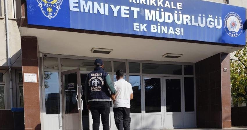 Kırıkkale’de 23 yıl 5 ay hapis cezası bulunan firari yakalandı Kırıkkale’de hakkında 23 yıl 5 ay hapis cezası bulunan cezaevi