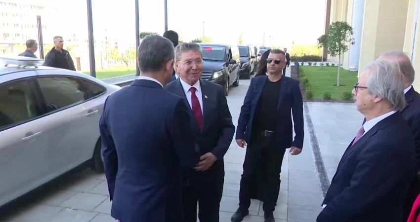 KKTC’nin 42'nci kuruluş yıl dönümü dolayısıyla düzenlenen resmi törende konuşan