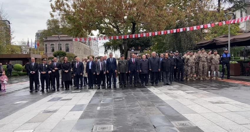 KKTC’nin 42’nci kuruluş yıl dönümü Trabzon’da törenle kutlandı Kuzey Kıbrıs Türk Cumhuriyeti'nin (KKTC) kuruluşunun 42'nci yıl dönümü Trabzon