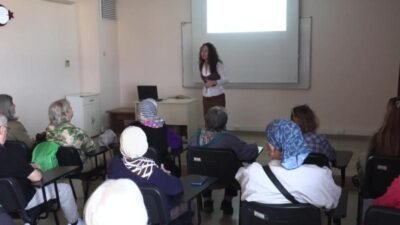 Konak Belediyesi Psikososyal Destek Merkezi, düzenlediği “Alzheimer, Demans ve Sağlıklı