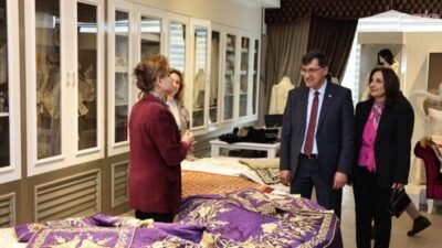 Kütahya Belediye Başkanı Eyüp Kahveci, Osmanlı el işlemeciliğini modern yorumlarıyla