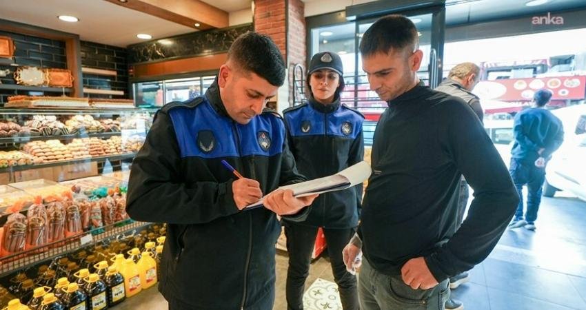 Maltepe Belediyesi'ne bağlı ekipler, ilçe genelinde gıda denetimlerini sürüyor. Gıda