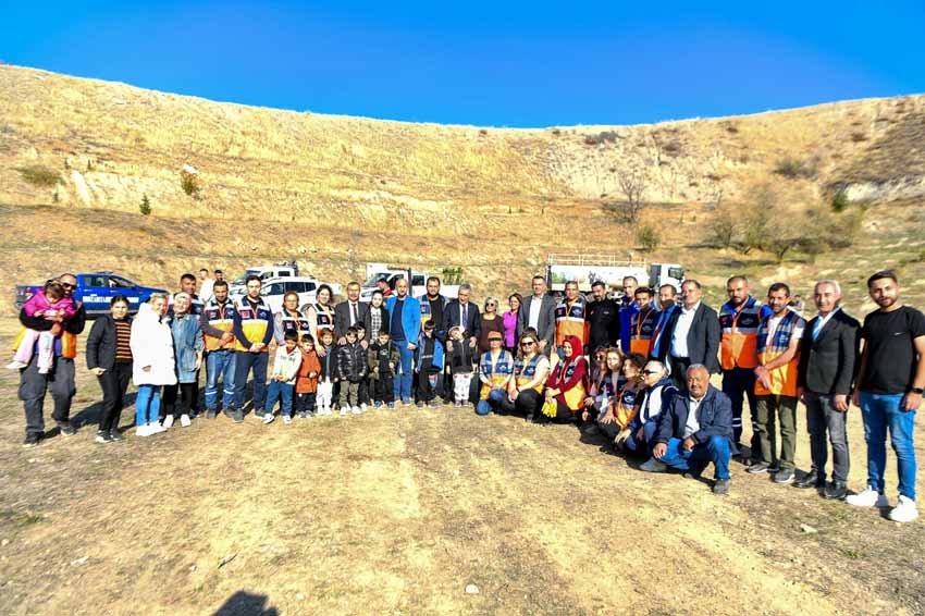 Mamak Belediyesi, 11 Kasım Milli Ağaçlandırma Günü kapsamında düzenlenen etkinlikte,