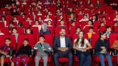 Manavgat Belediye Başkan Vekili Mehmet Çiçek, kendisini arayarak sinemaya gitmek