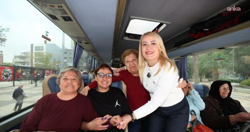 Merkezefendili kadınlar Pamukkale’yi ve Kaklık Mağarası’nı geziyor Merkezefendi Belediyesi tarafından "Haydi Kadınlar Pamukkale’ye" sloganıyla başlatılan Pamukkale ve Kaklık