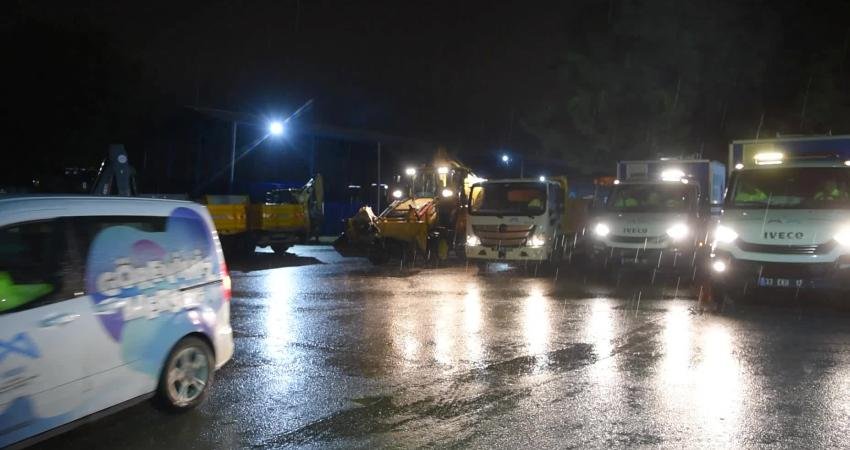 Meteoroloji Genel Müdürlüğü’nün kuvvetli yağış uyarısının ardından harekete geçen Mersin