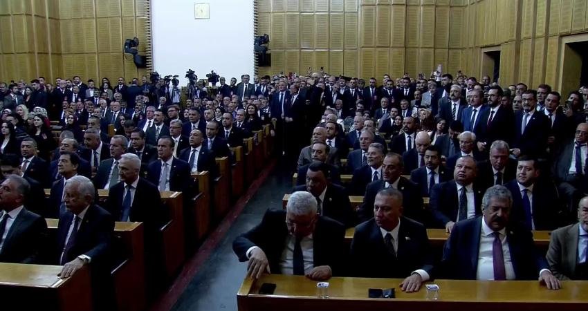 Devlet Bahçeli: Dertler sağanak sağanak da olsa biz varız ve buradayız; biz Milliyetçi Hareket Partisi ve Cumhur İttifakı’yız MHP Genel Başkanı Devlet Bahçeli, "Dertleri söylediğimiz gibi aynısıyla derman