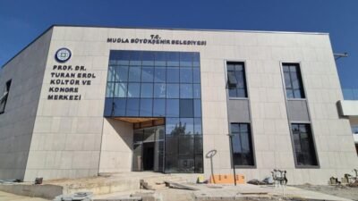 Muğla Büyükşehir Belediyesi tarafından yapımı sürdürülen Milas Kültür Merkezi’nde çalışmalar