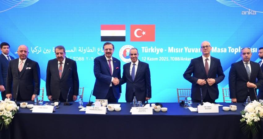 Mısır Dışişleri Bakanı Abdulati Ankara’da: “Sizin bize, bizim de size ihtiyacımız var” Mısır Dışişleri Bakanı Bedir Abdulati, TOBB Başkanı Rifat Hisarcıklıoğlu'nun ev