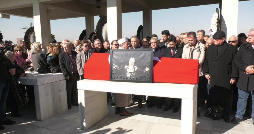 Muazzez Abacı, Ankara’da son yolculuğuna uğurlandı Kızını ziyaret amacıyla bulunduğu ABD'de doğum gününde 78 yaşında hayatını