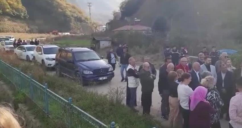 Ordu’da Melet Irmağı için imza seferberliği başlatıldı Ordu'nun Altınordu ilçesine bağlı Durugöl Mahallesi'nde, Melet Irmağı kıyısındaki eski