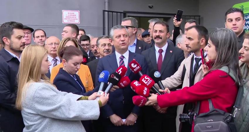 Özgür Özel’den, Erdoğan’a çağrı: “Bugün o gündür, HSK toplanacak Akın Gürlek’i açığa alacak, İstanbul 13. Ağır Ceza Mahkemesi hakkında işlem yapacak” CHP Genel Başkanı Özgür Özel, İstanbul Cumhuriyet Başsavcısı Akın Gürlek'e