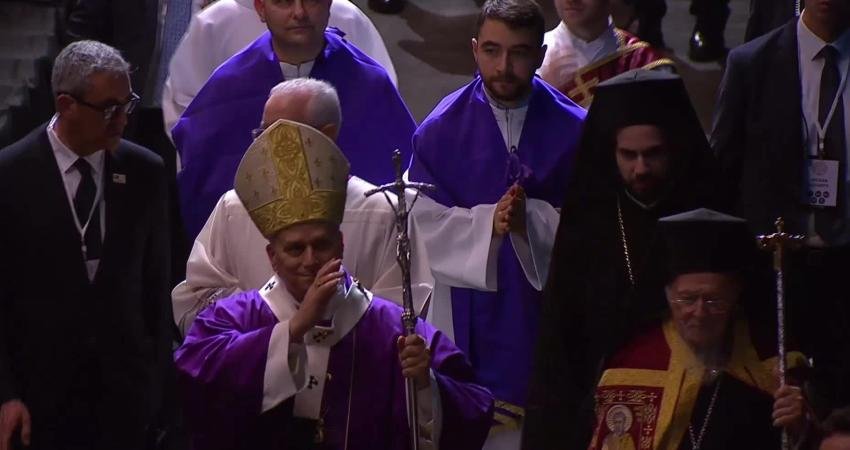 Papa 14'üncü Leo, Türkiye ziyaretinin üçüncü gününde Volkswagen Arena’da düzenlenen