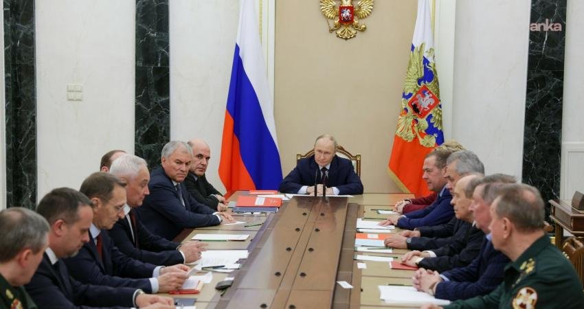 Rusya Devlet Başkanı Putin: Nükleer testler için hazırlık yapın Rusya Devlet Başkanı Vladimir Putin, ABD Başkanı Donald Trump'ın "Washington'un