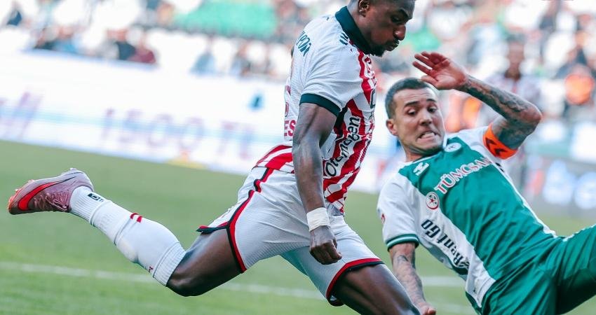 Samsunspor, Konyaspor’u 3-1 mağlup etti Süper Lig’in 11. hafta maçında Samsunspor, deplasmanda Konyaspor’u 3-1 mağlup