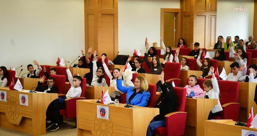 20 Kasım Dünya Çocuk Hakları Günü'nde 9-13 yaş arası 66
